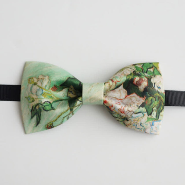 Pajarita con estampado floral de rosas blancas y verde claro para hombre
