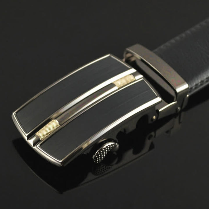 Cinturón de cuero con hebilla automática hueca simple para hombre