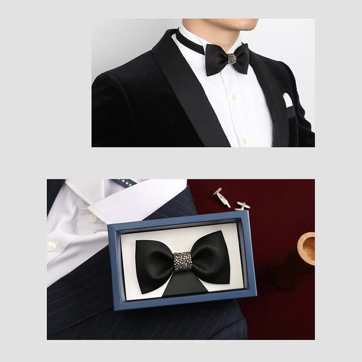 Pajarita con detalles brillantes en el centro para hombre