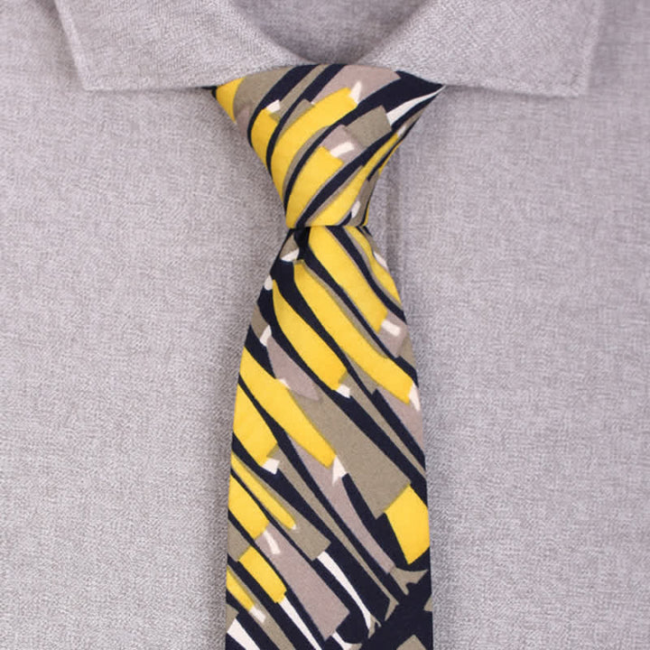 Corbata de hombre con multitudes en negro y amarillo