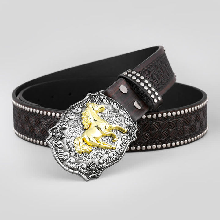 Cinturón de cuero con remaches decorativos con caballo corriendo dorado para hombre