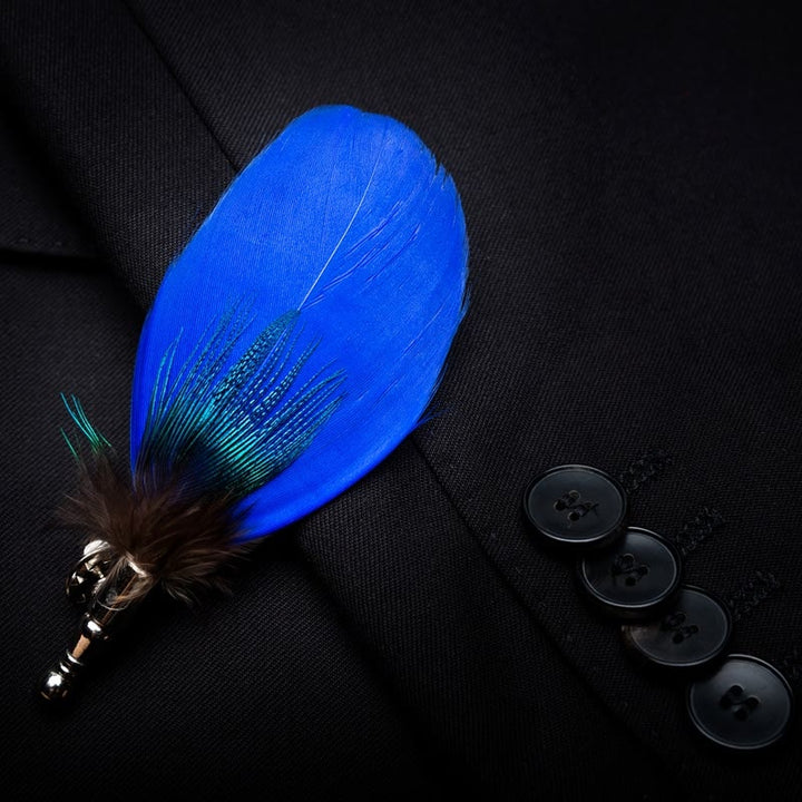 Pajarita de plumas de pavo real azul Oxford para niños con prendedor de solapa