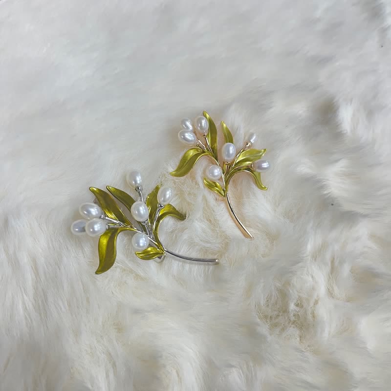 Broche de rama de olivo con perla natural para mujer