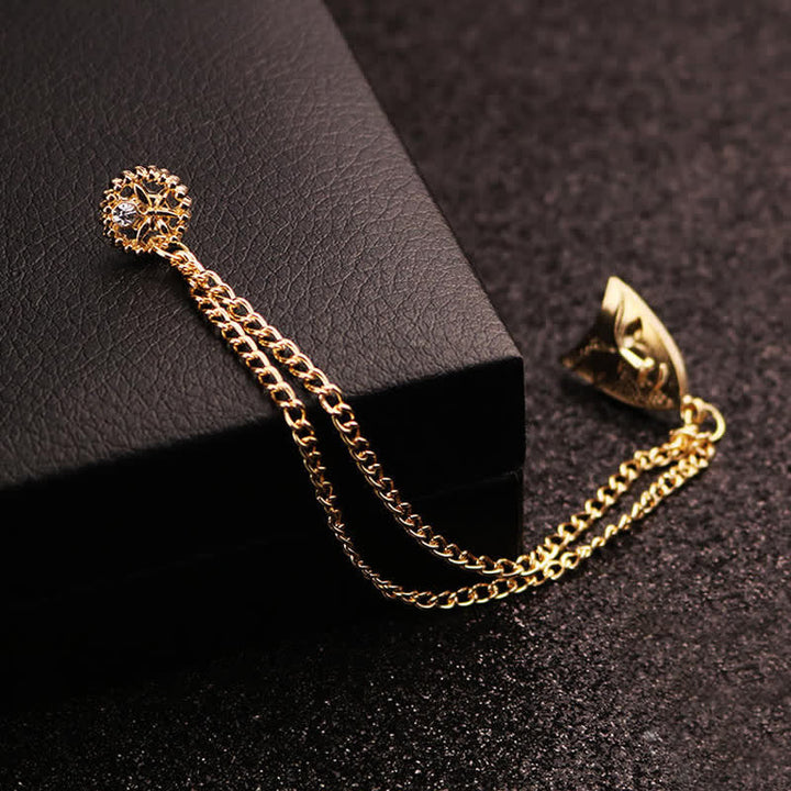 Broche con borlas y máscara misteriosa para hombre