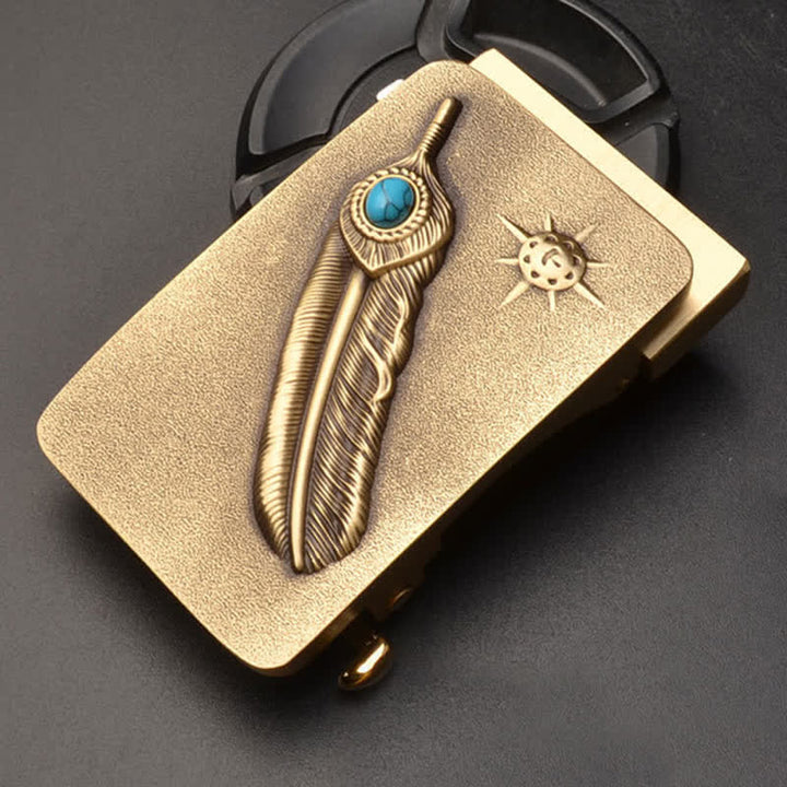 Cinturón de cuero con hebilla automática color turquesa y plumas en relieve para hombre hecho a mano