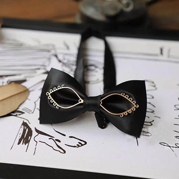 Pajarita con ojos dorados y estilo atrevido para hombre