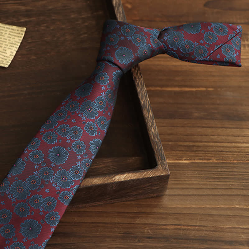 Corbata de hombre con flores burdeos y azules