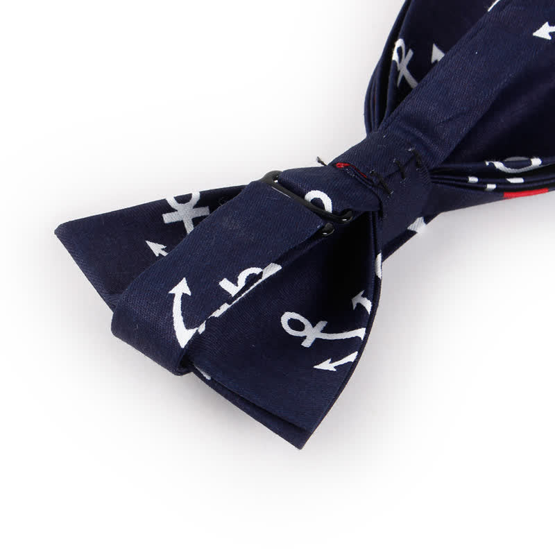 Pajarita para hombre con motivos repetidos de anclas de barco