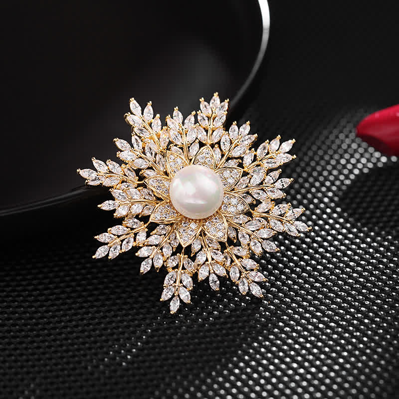 Broche de flor de perla con forma de copo de nieve para mujer