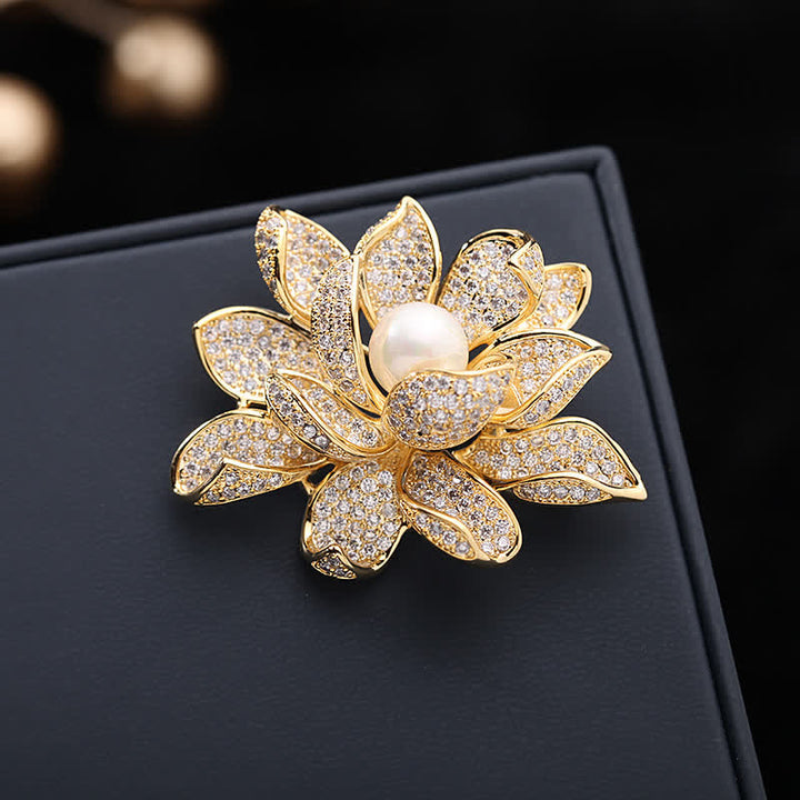 Broche de loto con perla tridimensional para mujer