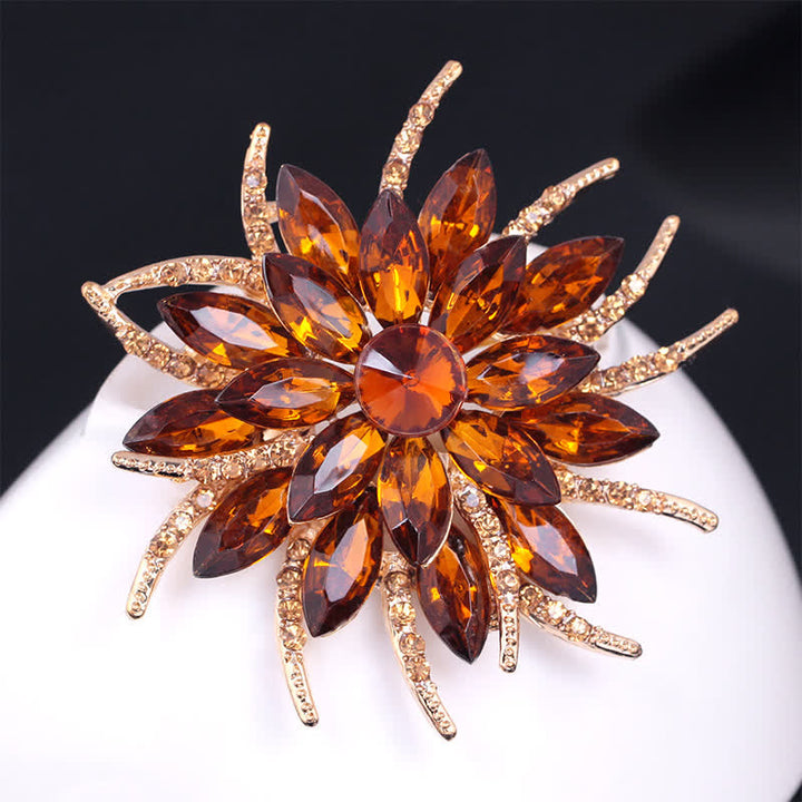 Broche clásico de cristal con forma de flor para mujer.