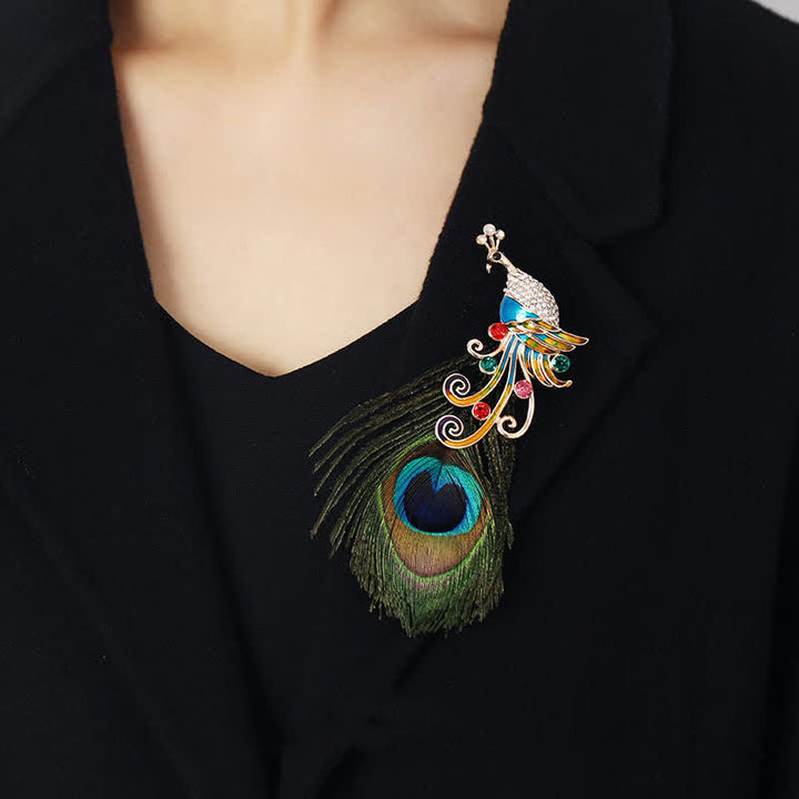 Broche étnico colorido de plumas de pavo real para mujer