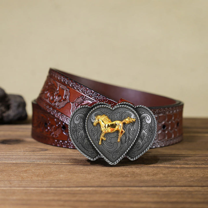Cinturón de cuero con hebilla triple en forma de corazón y diseño de caballo para hombre