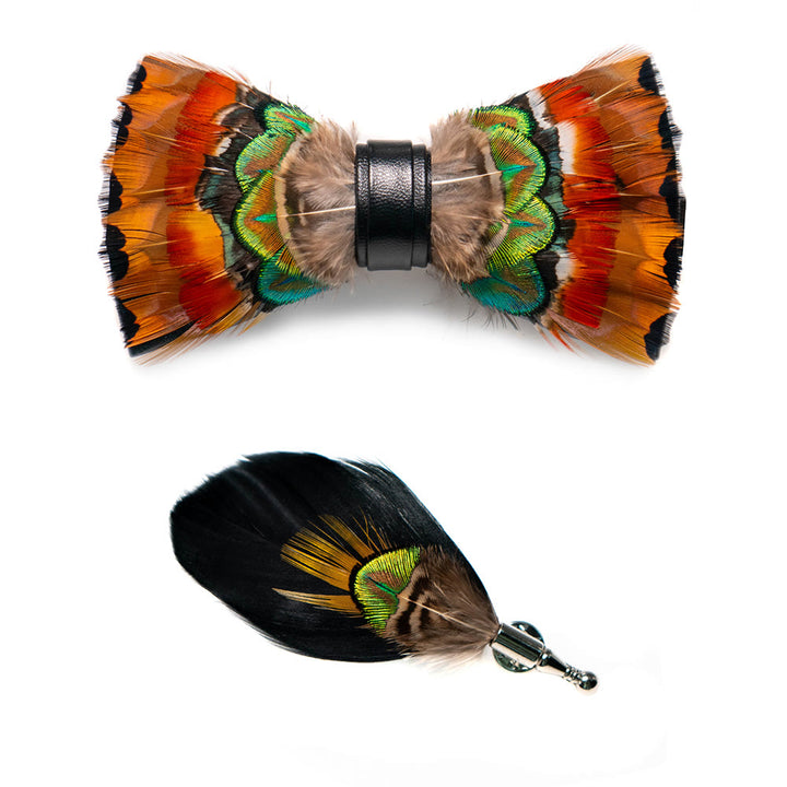 Pajarita con pluma de fénix naranja y broche de solapa
