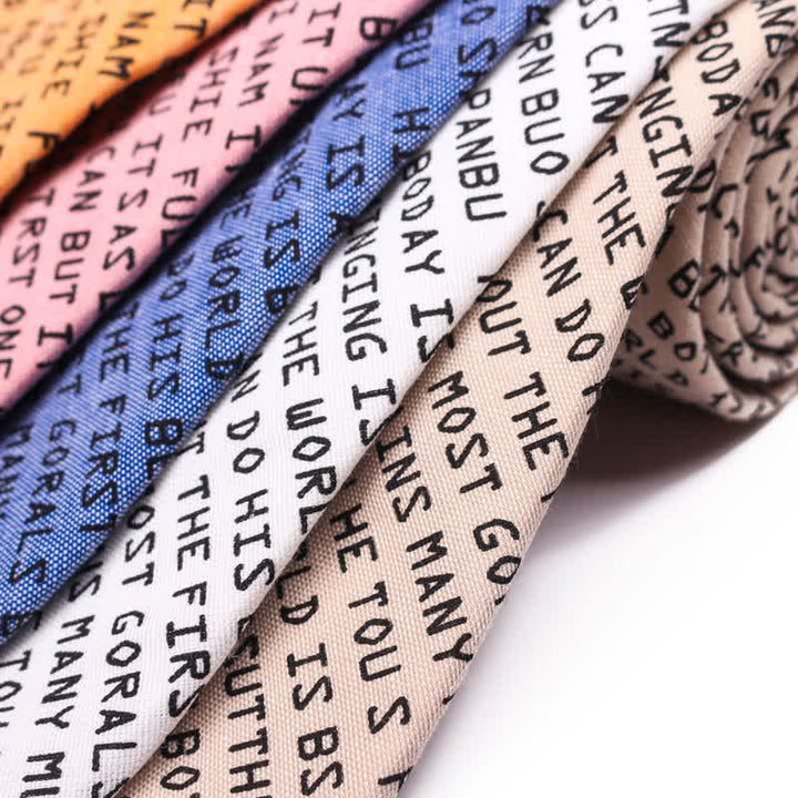 Corbata informal creativa con letras en inglés para hombre