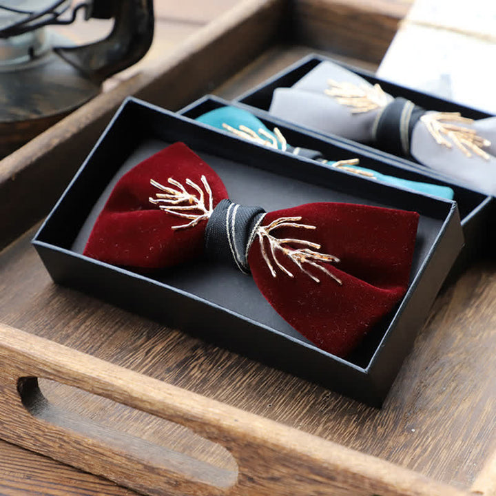 Pajarita de terciopelo con diseño de ramas doradas aristocráticas para hombre