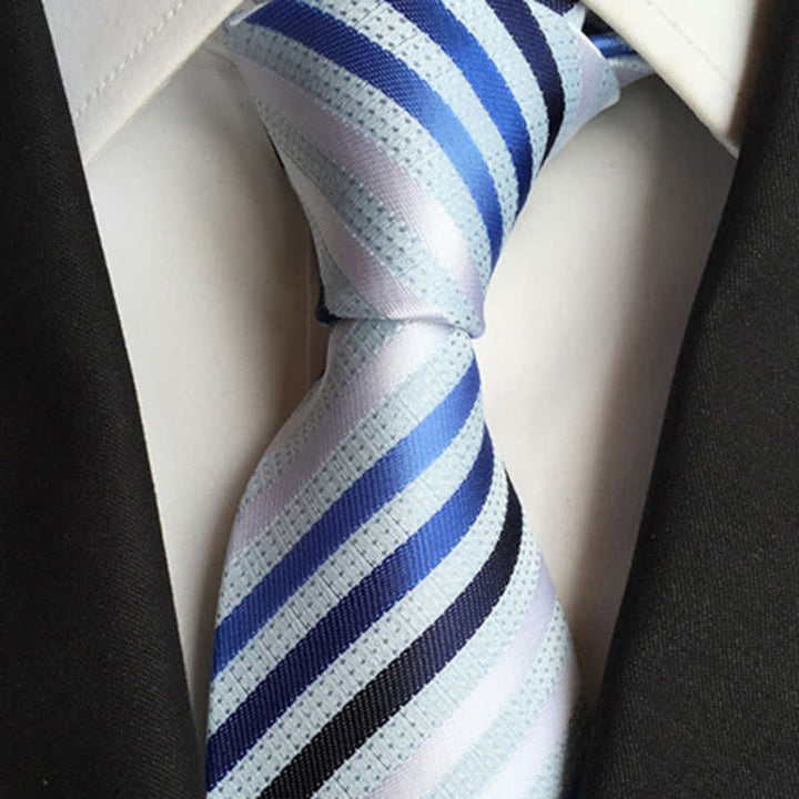 Corbata de cuadros para hombre de estilo moderno y de negocios.