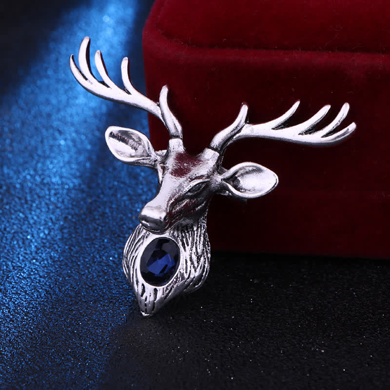 Broche de ciervo con gema azul majestuosa para hombre