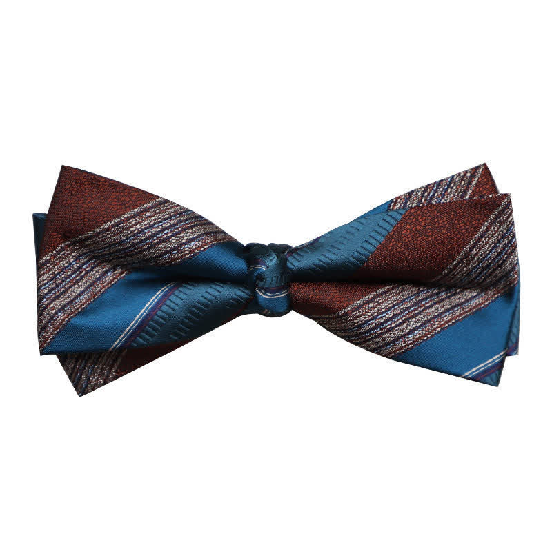 Pajarita retro de rayas con contraste de colores para hombre