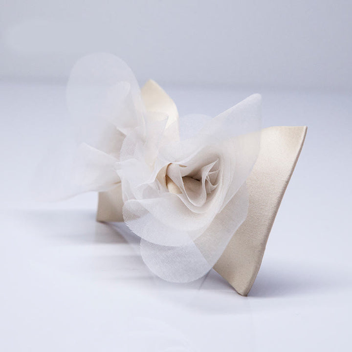 Pajarita elegante de organza color blanco marfil cálido para hombre