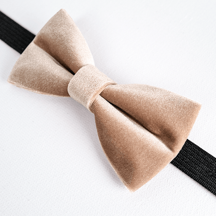 Pajarita de terciopelo color champagne para hombre